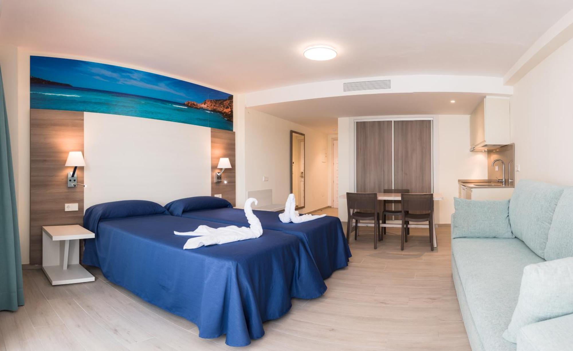 Apartamentos Los Angeles Сан-Антонио-Абад Экстерьер фото